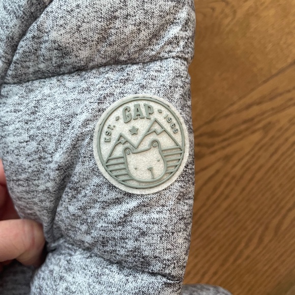Baby Gap one piece snowsuit - Picture 3 of 4